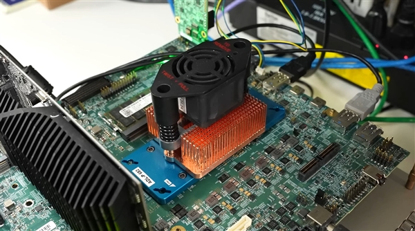 Intel秘密工具首次公开:6大8小14核心全部超到6.0GHz!