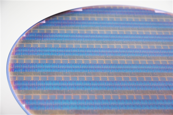 Intel PowerVia背面供电测试成功!“2nm”工艺见、频率提升6%