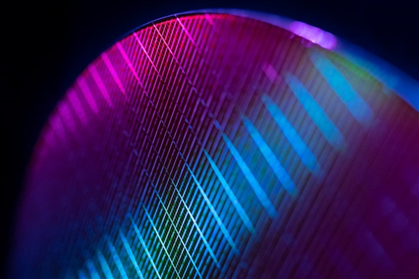 单条128GB DDR5内存出样：1TB也不远了