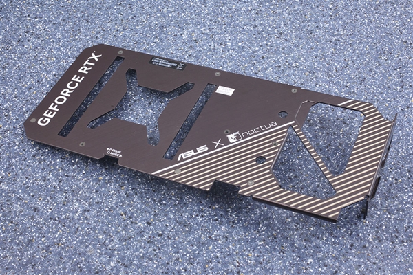 4.3槽庞然巨物!华硕猫头鹰版RTX 4080来了:噪音/温度喜人