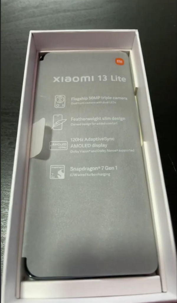 小米13 Lite真机照泄露:比iPhone 14 Pro更轻薄 灵动岛更小