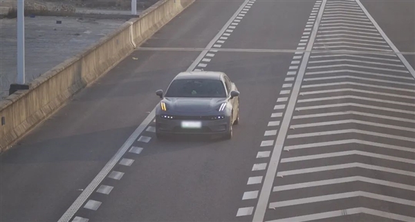 极氪001高速隧道内狂飙209km/h 车主:试一下能跑多快