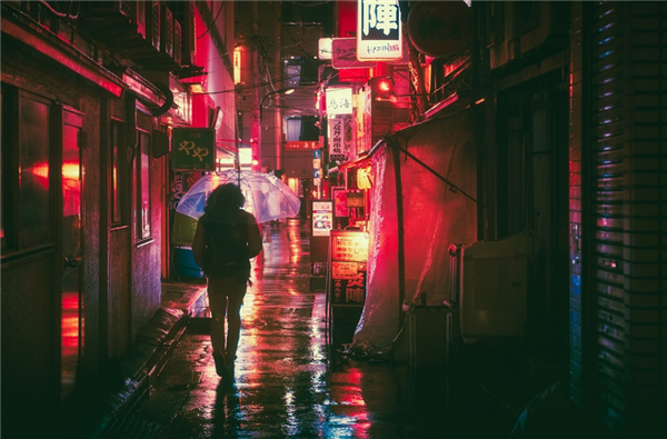 连上半个月夜班 27岁小伙一觉醒来懵了：脸肿得像包子