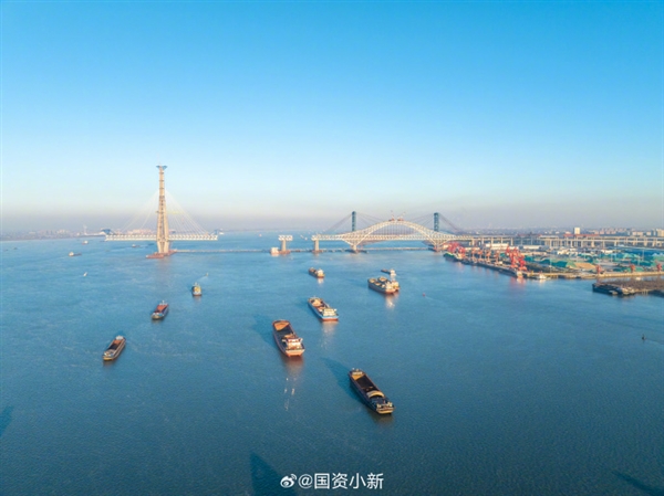 世界最大跨度斜拉桥！常泰长江大桥天星洲专用航道桥合龙
