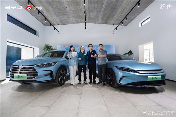 配置大升级!新款比亚迪唐DM-i/汉EV冰川蓝实车亮相:绝对吸睛