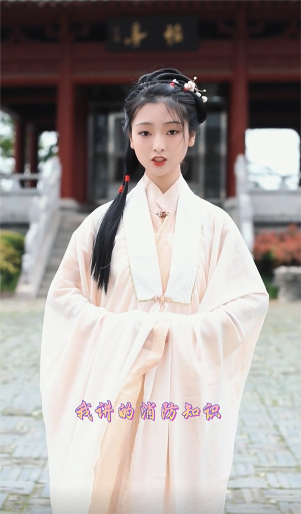 消防员都这么卷了?湖北消防小姐姐酷似林黛玉走红