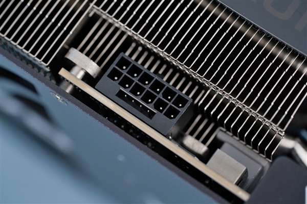 RTX 4090 16针供电接口频频烧毁!微星简单一招完美解决