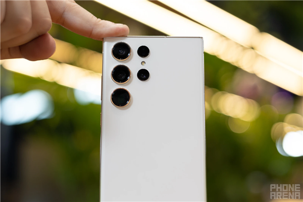 万元机皇！三星Galaxy S23 Ultra真机图赏