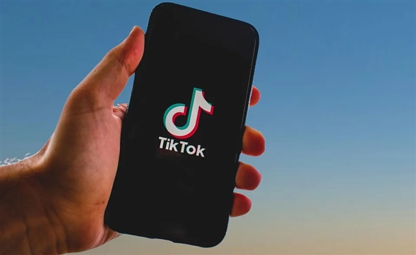 不怕被骗了！TikTok成为全球首个自动标记AI生成内容的社