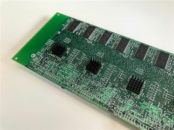 23年前的传奇四芯神卡!3dfx Voodoo 5 6000卖出10万元