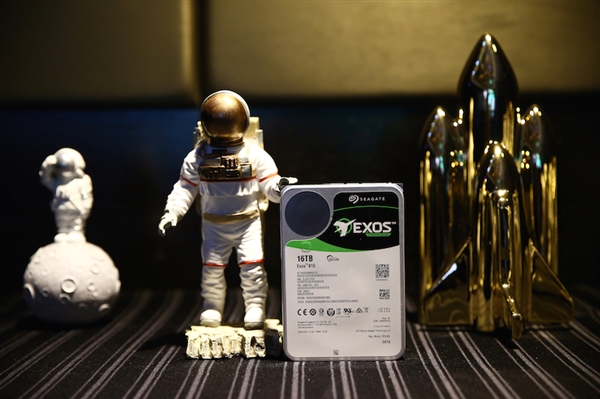 机械硬盘卖不动了 销量暴跌35%!三大品牌抱团哭惨