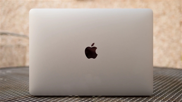 曝苹果开发全新MacBook Air：采用13.4英寸OLED屏 前所未有