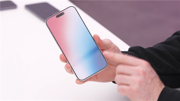 iPhone 15 Pro Max机模上手:1.57mm超窄边框、Type-C接口