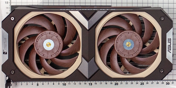 4.3槽庞然巨物!华硕猫头鹰版RTX 4080来了:噪音/温度喜人