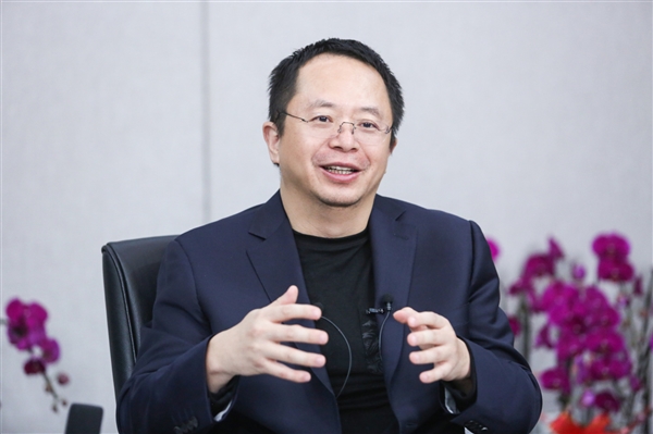 周鸿祎训练数字人代替演讲!直言有危机感 不想被数字人“干掉”