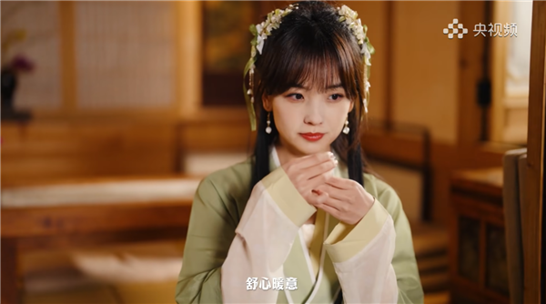 央视美女记者王冰冰时隔10月首更视频:古装美如画中仙