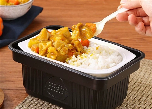 15分钟吃上热乎饭：三全自热米饭6.6元/盒 有肉有菜