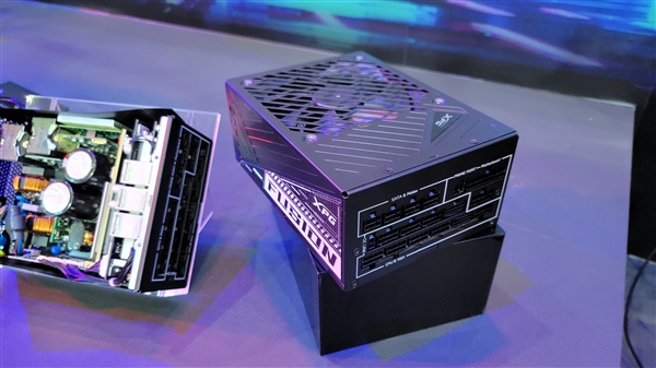 2500W的至尊电源诞生!轻松拉动四块RTX 4090