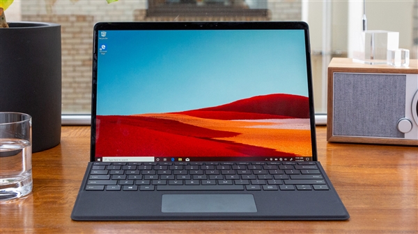 全世界的Surface Pro X:摄像头同时挂了