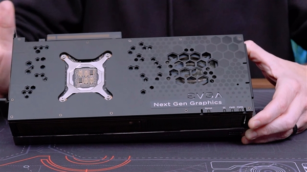 与NV决裂！EVGA RTX 4090重现人间：轻松超到世界第一