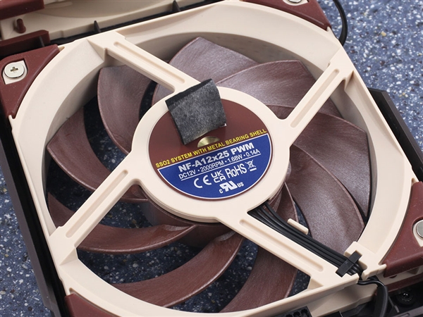 4.3槽庞然巨物!华硕猫头鹰版RTX 4080来了:噪音/温度喜人