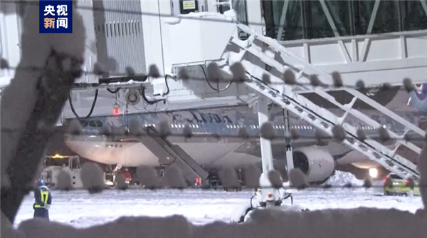 半个月内又一起！日本机场两客机擦碰原因公布：路面结冰牵引车打滑