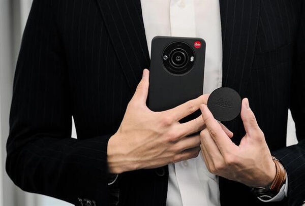徕卡Leitz Phone 3智能手机发布：1英寸大底图像传