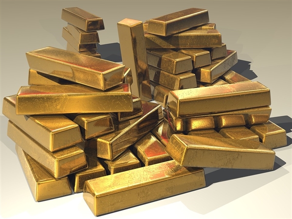 金价一路狂飙 有人8斤黄金变现174万:国内中老年狂买 还有人已赚32万元