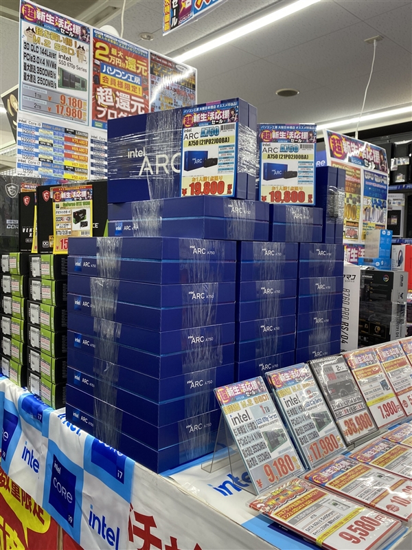 Intel显卡全线大降价!首发2499元的Arc A750 如今杀到1000元