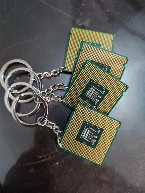 中国玩家把RX 580显卡做成钥匙链:还带俩显存