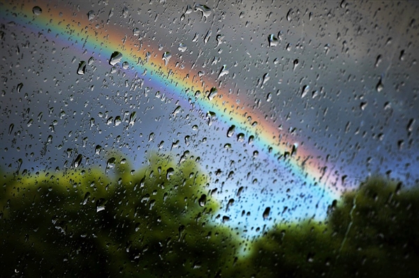 暴雨致宿舍停电 学生合唱《海阔天空》:是青春的力量