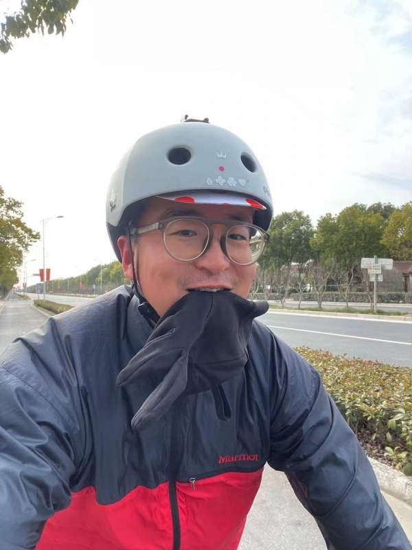 男子放弃百万年薪 去宜家卖窗帘:极度厌恶过去的工作