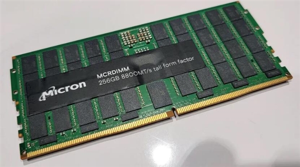 美光展示256GB DDR5-8800 MCRDIMM内存：