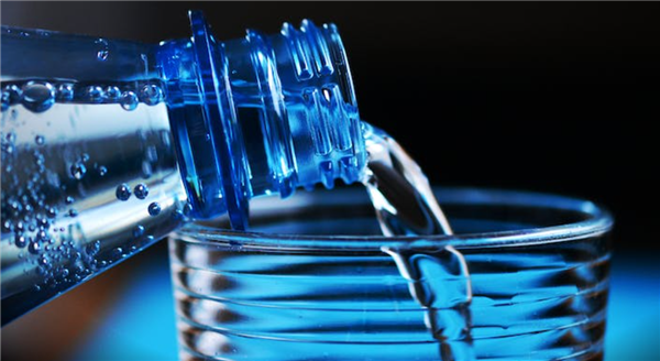 蜜雪冰城回应放弃瓶装水业务：相关产品暂停代理