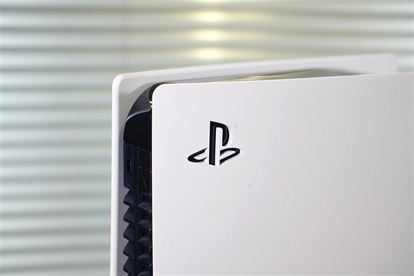 新款“路由器”要来了！PS5 Slim被曝将在8月公布