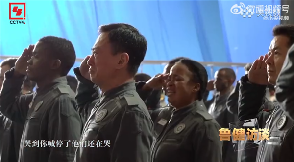 郭帆谈《流浪地球2》“50岁以上出列”拍摄:喊停了外国群演还在哭