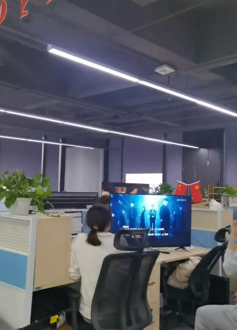 实拍乐视四天半工作制:办公室该走的都走了 剩下的追《狂飙》