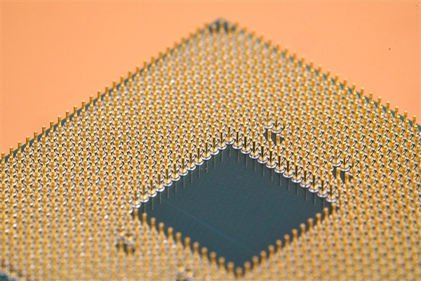 AMD Zen3神U锐龙7 5800X3D遇上致命BUG:点亮数秒后灰飞烟灭