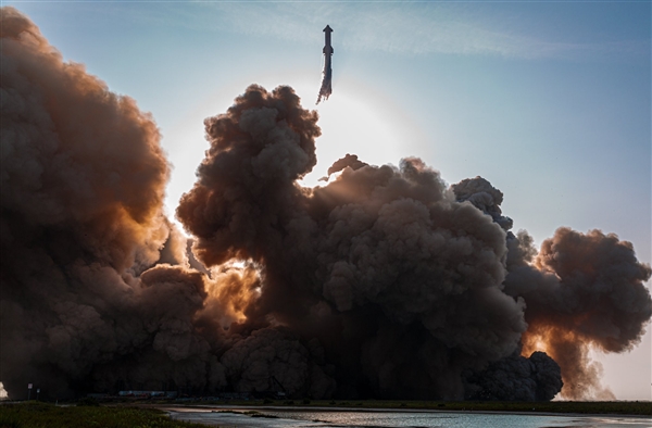 SpaceX星舰首飞爆炸:留下一堆烂摊子
