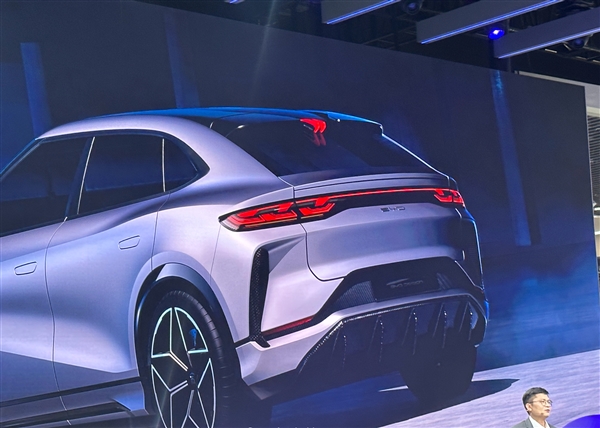 运动猎跑SUV!比亚迪宋L概念实车亮相:云辇等三大核心技术加持
