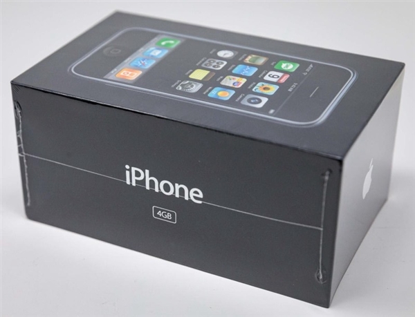 未开封4GB初代iPhone拍卖出13.3万美元：乔布斯亲手