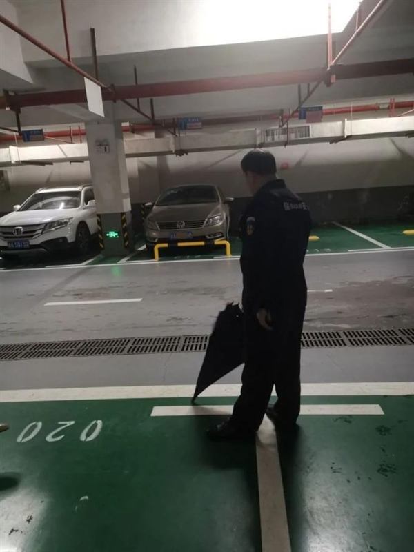长沙霸占车位车主致歉 栏杆拆除:双方均再次道歉 从没想会被网暴