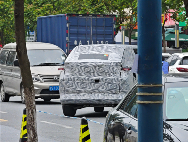 专为年轻人而来?何小鹏预告小鹏全新车型X9:“年轻态”MPV