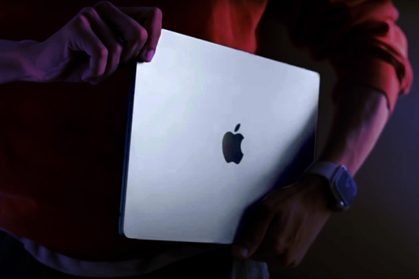 世界最薄15寸笔记本!苹果发布新款MacBook Air:M2处理器比Intel快12倍