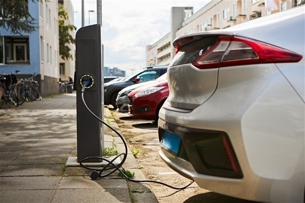 又一新能源品牌官宣涨价：最少涨5千 今年买车还剩最后一周“窗口期”