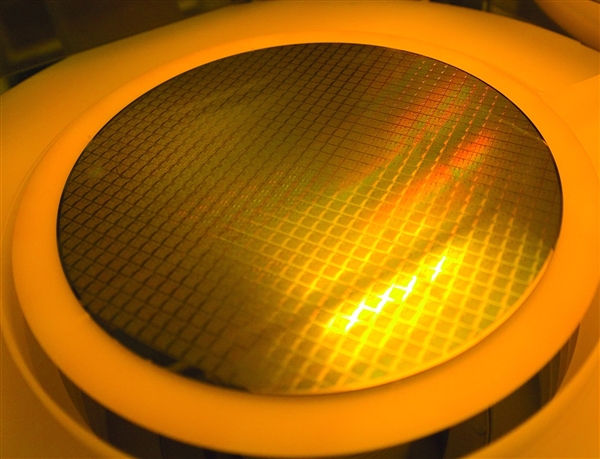谷歌自研第四代TPU芯片:速度是NVIDIA A100的1.7倍