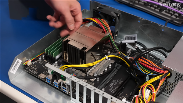 AMD Zen4新主板B665首次曝光:CPU巧妙旋转90度
