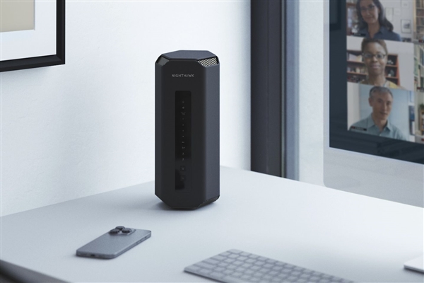 造型大改!网件发布旗下首款Wi-Fi 7夜鹰三频路由RS700:双万兆口+USB 3.0