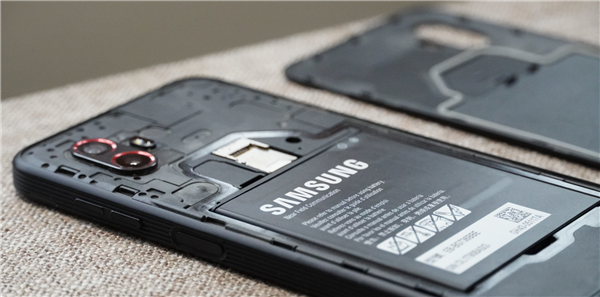 欧盟强制所有手机“可拆卸电池”：高质量例外 充电500次至少有83%容量