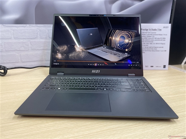 神奇的16核心22线程!全球第一台Intel 14代酷睿笔记本亮相